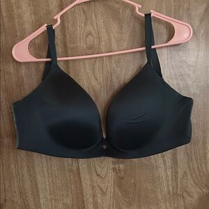 Elegant Green Victoria’s Secret Women's Wireless Bra
